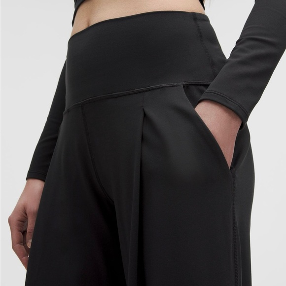 Lululemon Align Palazzo Pant (SHORT) - Picture 3 of 9